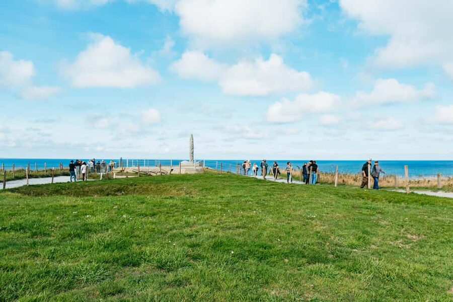 Paris: Normandy D-Day Sites Guided Day Trip with Lunch - Pointe du Hoc, where the ground still tells the story