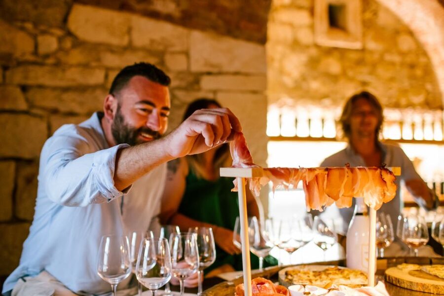 Pastrengo: Lake Garda Wine & Food Tasting in Historic Fort - Should you book the fort tasting?