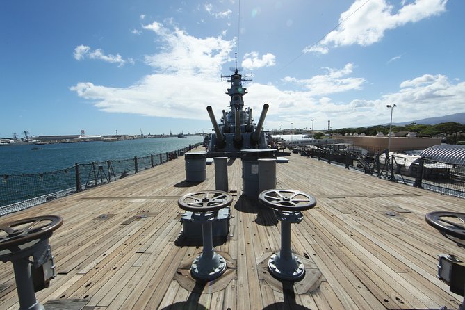 Pearl Harbor History Remembered Tour from Ko Olina - The drive from Ko Olina to Honolulu