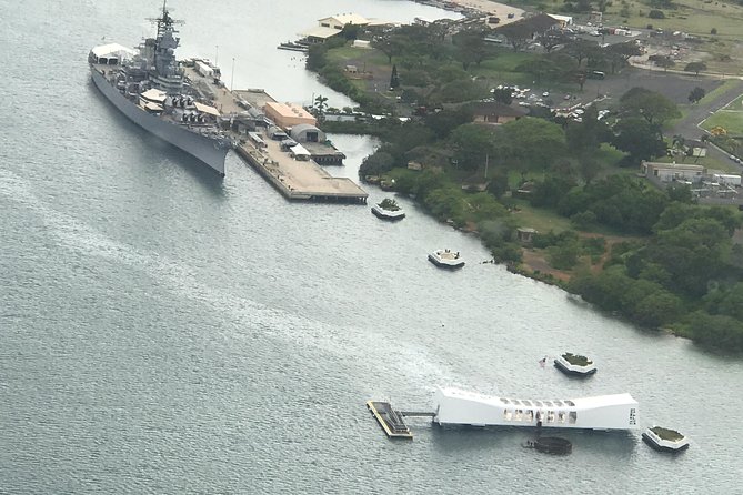 Pearl Harbor & USS Arizona Small-Group Tour [Early Access] - Guides make or break the day