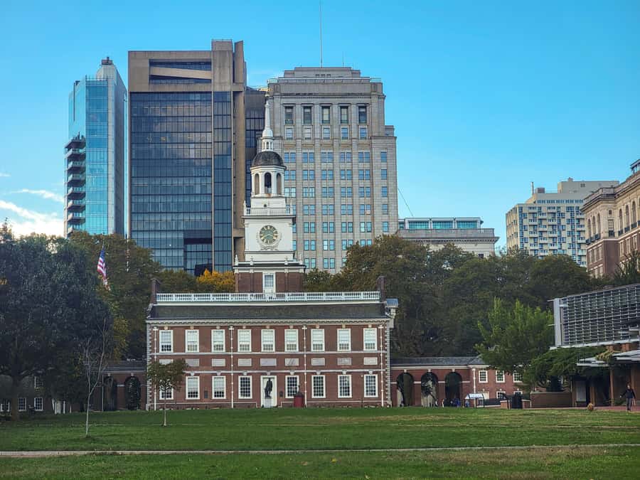 Philadelphia: Guided Walking Tour of Historic District! - Independence Hall and the arguments behind the symbols
