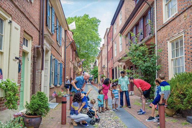 Philadelphia Old City Historic Walking Tour with 10+ Top Sites - Ben Franklin’s post office and the working city