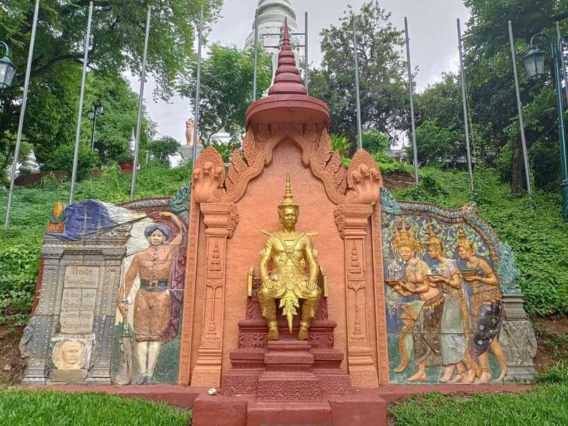Phnom Penh Historical Sites Tour by Tuk Tuk - What the $25 price really covers