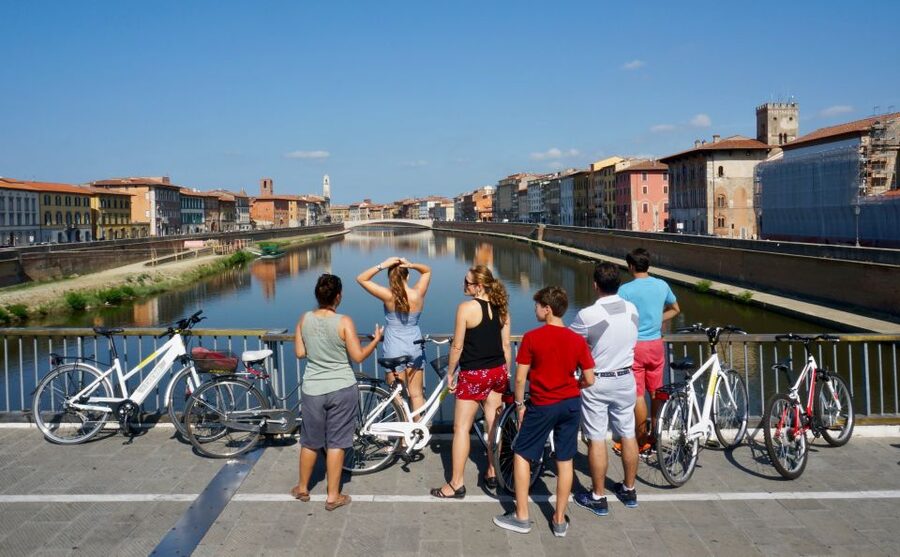 Pisa: Historic Center Tour by Bike Self-Guided - Following the Arno and its bridges