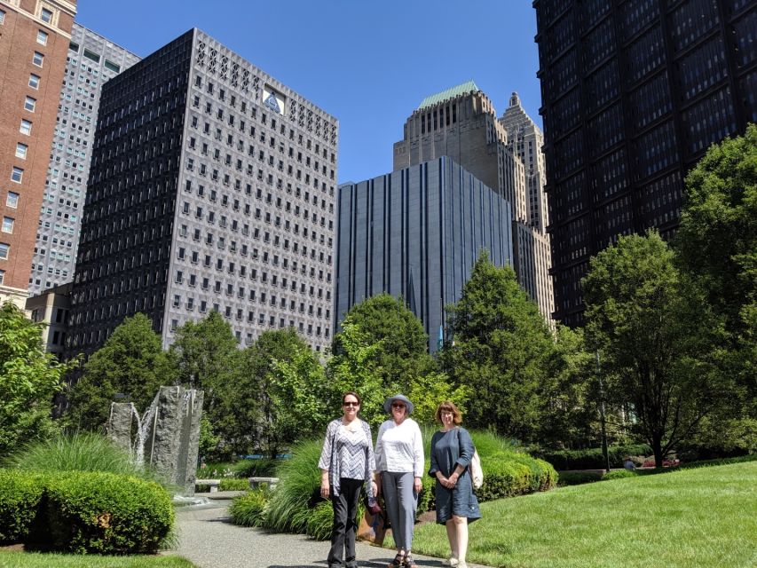 Pittsburgh: Best of the Burgh History and Architecture Tour - The opening walk from Penn Avenue