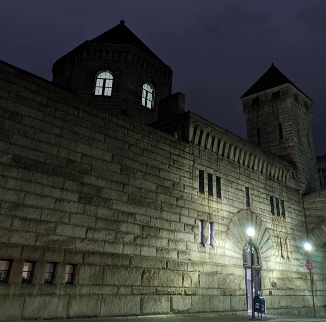 Pittsburgh: Evening Ghost & History Downtown Walking Tour - Why Pittsburgh’s Downtown works after dark