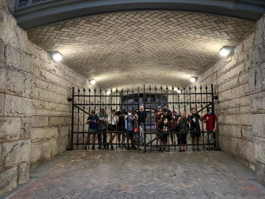 Pittsburgh: Evening Ghost & History Downtown Walking Tour - The Judge’s story and the line between fact and folklore