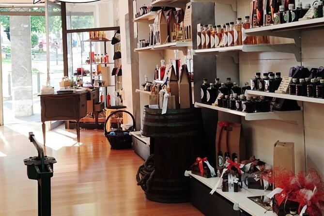 Polykala Distillery: 128 years of history & liqueur tasting. - What happens at Kleisthenous 7