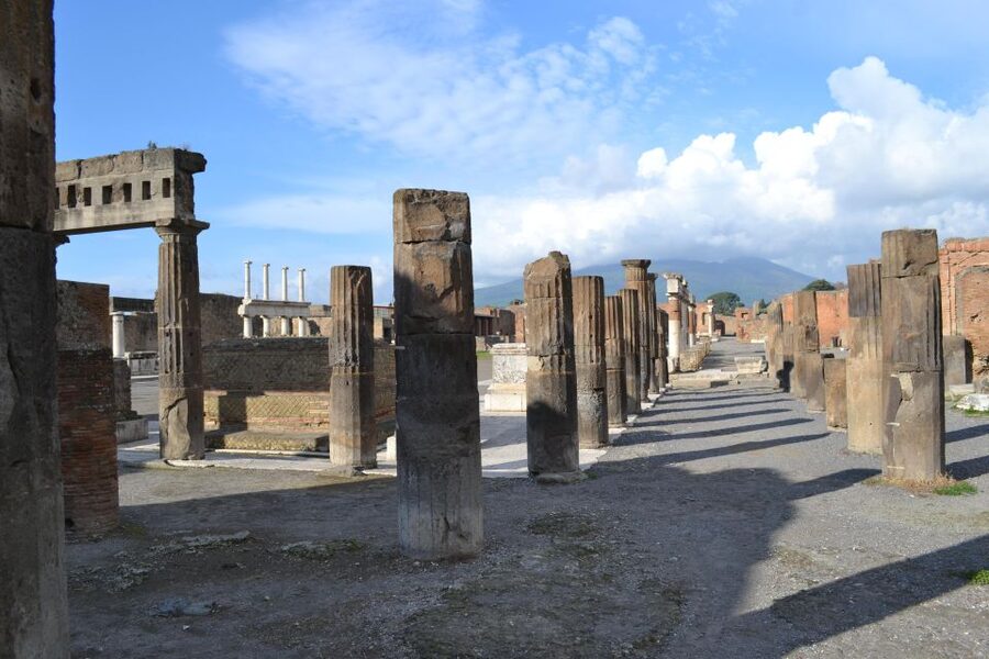 Pompeii: 2-Hour Guided Tour with an Archaeologist - Why an archaeologist changes the Pompeii experience