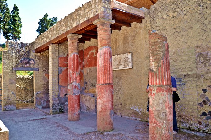 Pompeii and Herculaneum led by an Archaeologist with private transport - FAQ