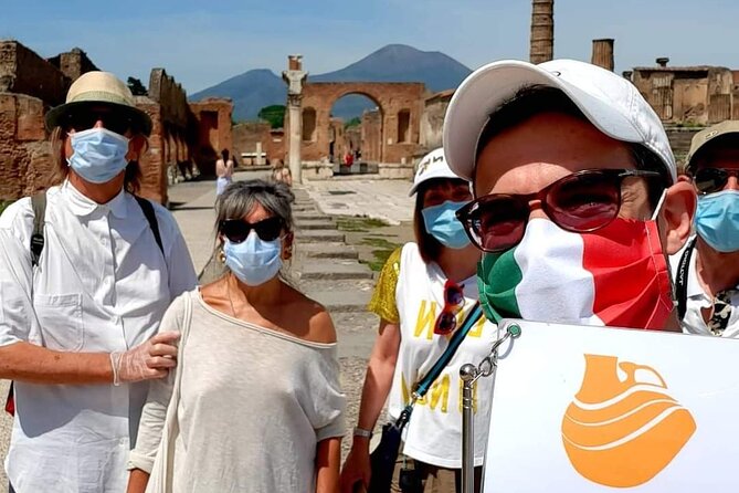 Pompeii and Herculaneum Small Group Tour with an Archaeologist - Villas, baths, and everyday life