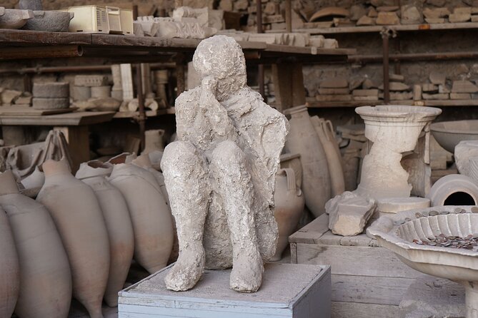 Pompeii and Herculaneum Small Group Tour with an Archaeologist - Herculaneum offers finer detail
