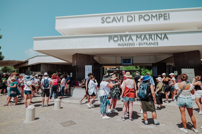 Pompeii and Herculaneum Small Group Tour with an Archaeologist - Wood, skeletons, and well-preserved houses