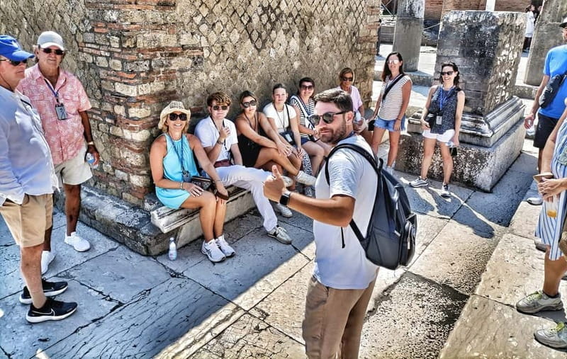 Pompeii: Exclusive Tour with Archaeologist and Entry Tickets - Why a guided Pompeii visit makes sense