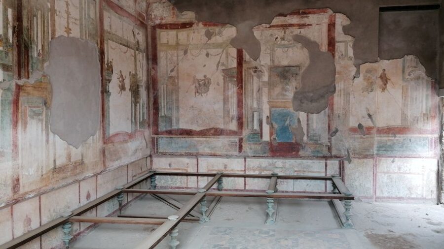 Pompeii: Guided Tour with Archaeologist with max. 12 People - The lupanare and Pompeiis less polished side
