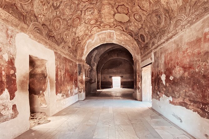 Pompeii Private Tour with an Archaeologist and Skip The Line - 3 hours - The Forum, Basilica, and temples