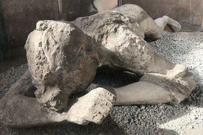 Pompeii Private Tour with an Archaeologist and Skip The Line - 3 hours - Shops, markets, and Pompeii’s working life