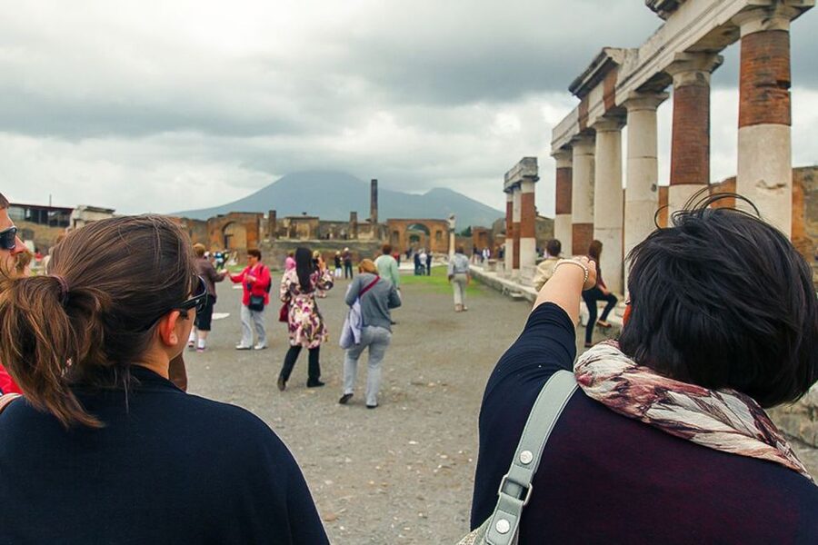 Pompeii: Skip-the-Line Guided Tour with Expert Archaeologist - The Forum, Temple of Apollo, and public life