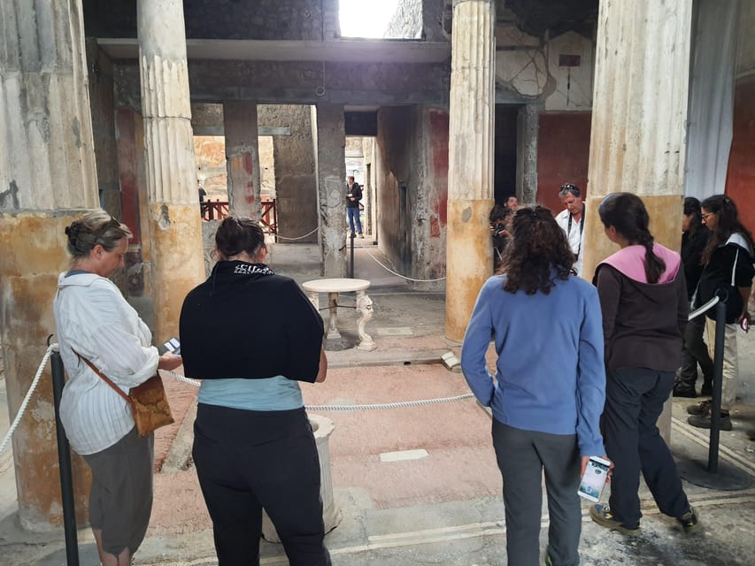 Pompeii: Skip-the-Line Tickets and Tour with Archaeologist - Why Pompeii works better with an archaeologist