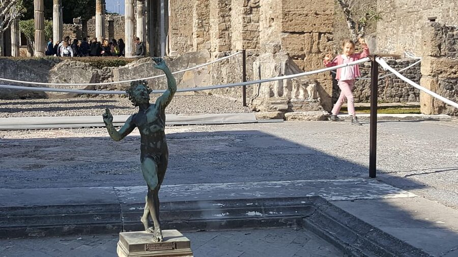 Pompeii: Skip-the-Line Tickets and Tour with Archaeologist - A lively lesson, not a dry lecture