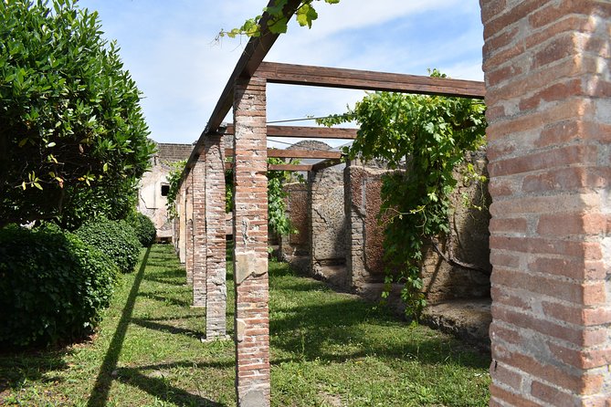 Pompeii Skip-the-line Tour with Archaeologist Guide - The gladiator barracks and Lupanare