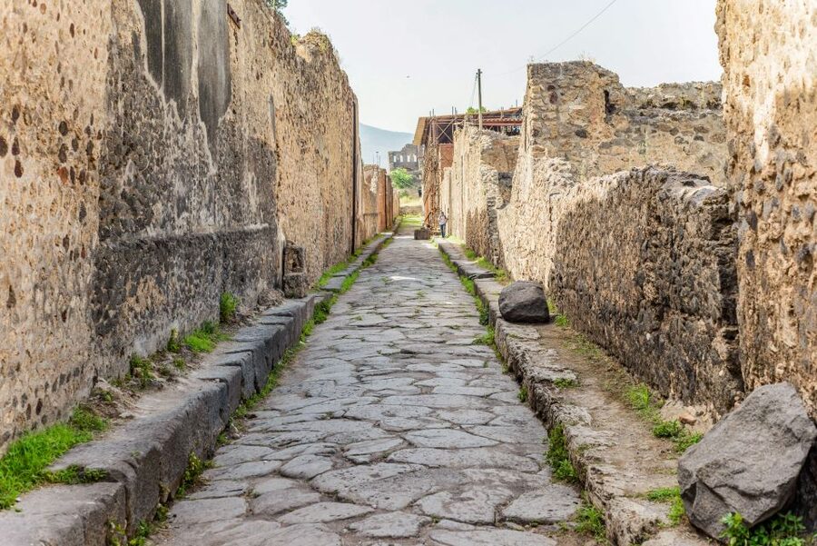 Pompeii: Small Group Tour with an Archaeologist - Guide quality and group atmosphere