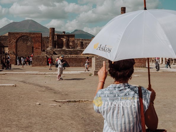 Pompeii Small Group Tour with an Archaeologist - Why an archaeologist changes Pompeii