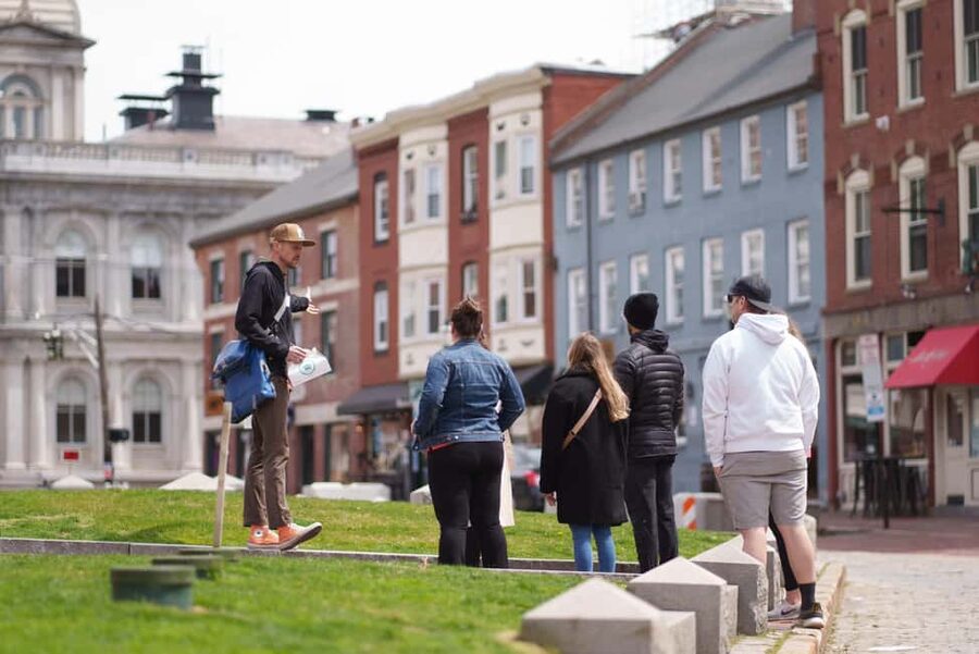 Portland: Walking Food Tour – Warm Donuts & History - Why Portland’s donut tour works