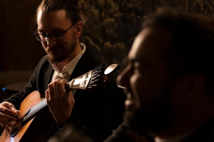 Porto: An Intimate Fado Show in a Historical Tavern - Practical details that affect your evening