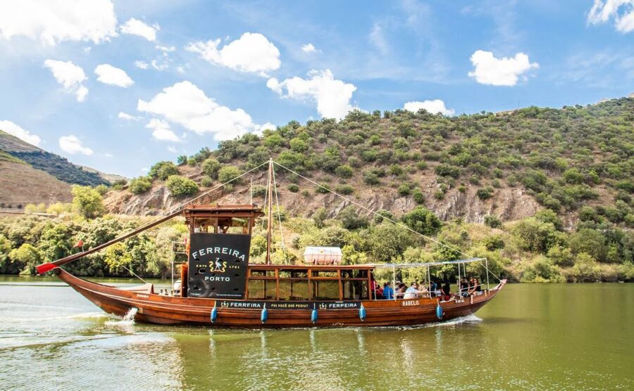 Porto: Douro Valley History & Wine Tour with Cruise & Lunch - The return to Porto is part of the calculation
