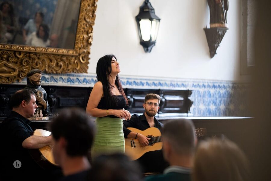 “Porto: Fado Show with Guided Tour in a Historic Monastery” - Touring São Bento da Vitória before the music