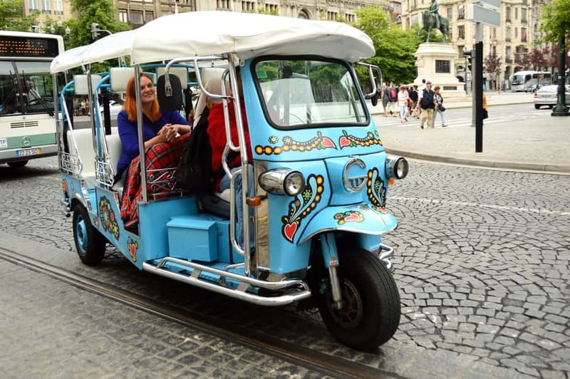 Porto: Historic Center Tuk-Tuk Tour - A close-up route through the World Heritage center