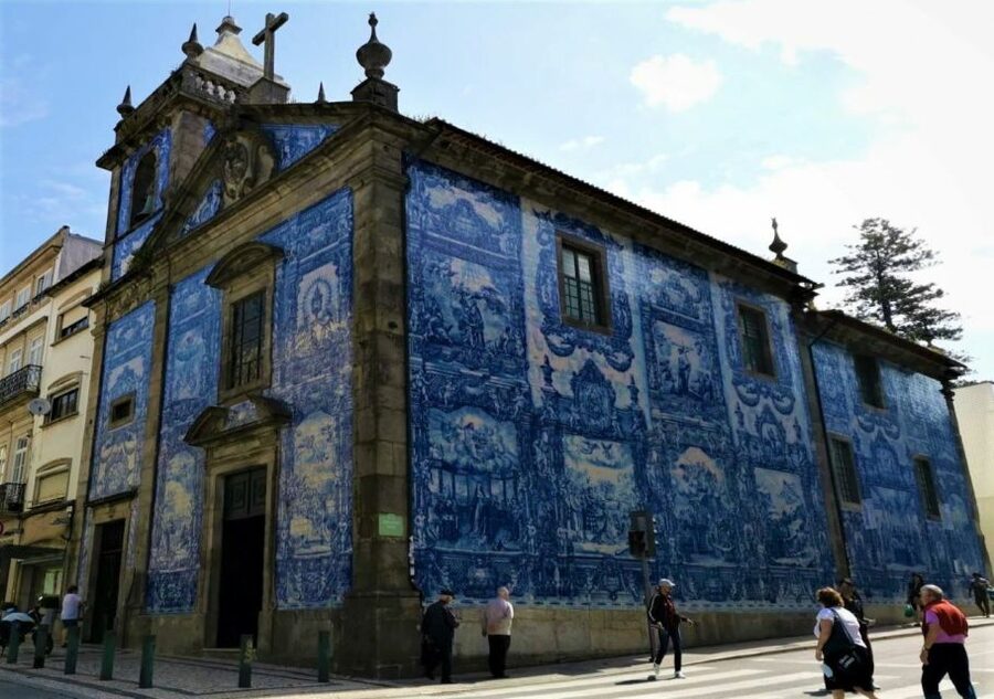 Porto: Historic City Center Walking Tour - Livraria Lello and the city’s literary character