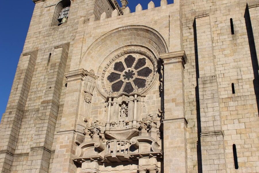 Porto: Historic City Center Walking Tour - The Douro River and the energy of Ribeira