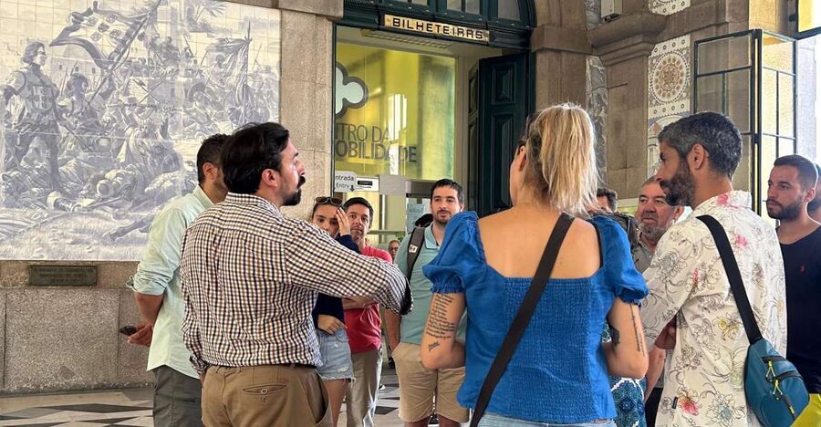 PORTO: Historical Walking Tour - Starting at Rua de Mouzinho da Silveira