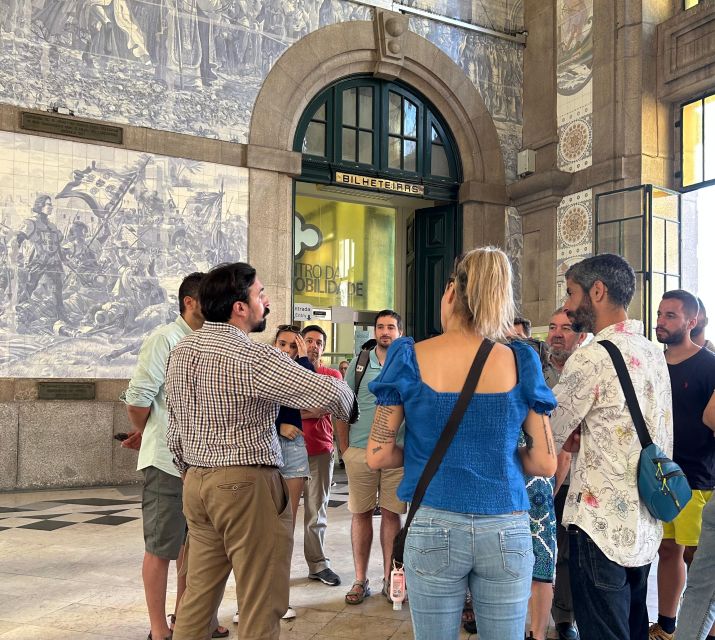 PORTO: Historical Walking Tour - Avenida dos Aliados and City Hall