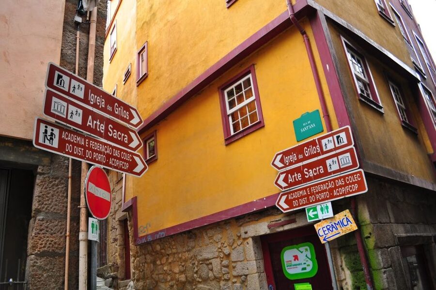 Porto: Jewish Heritage Walking Tour - Hidden symbols and a community that is mostly gone