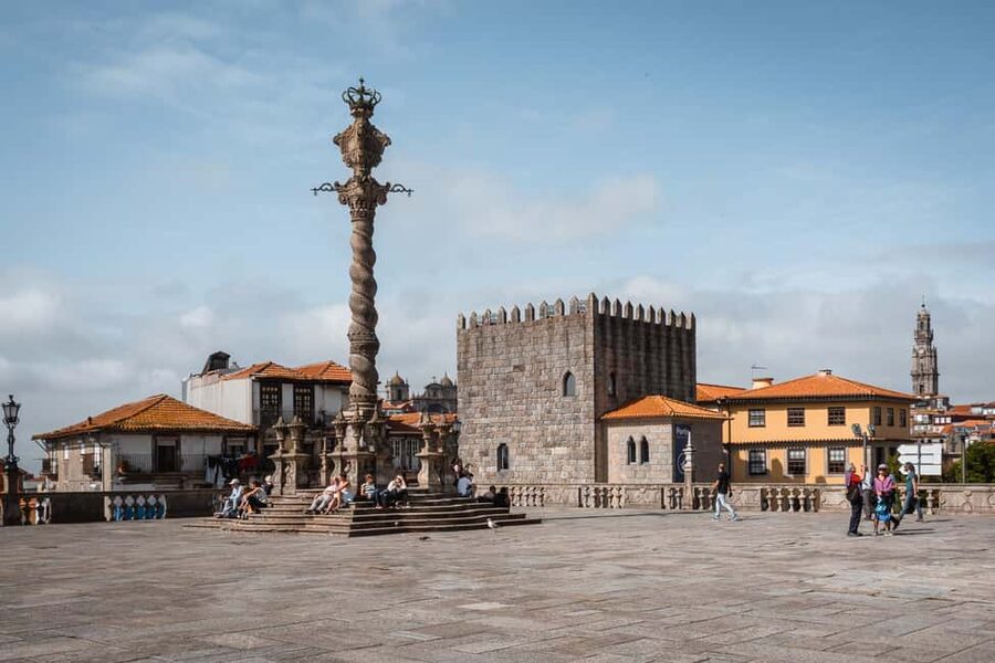 Porto: Private & Flexible Walking Tour in Historic Center - São Bento Station is worth a deliberate pause
