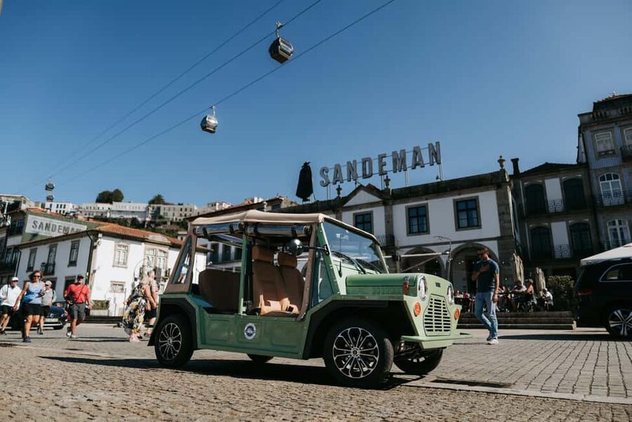 Porto: Private Tour to the Historic Center in a Classic Car - Key points at a glance