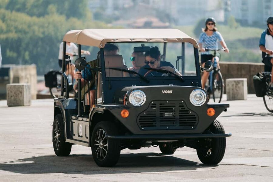Porto: Private Tour to the Historic Center in a Classic Car - Fort São João and Castelo do Queijo