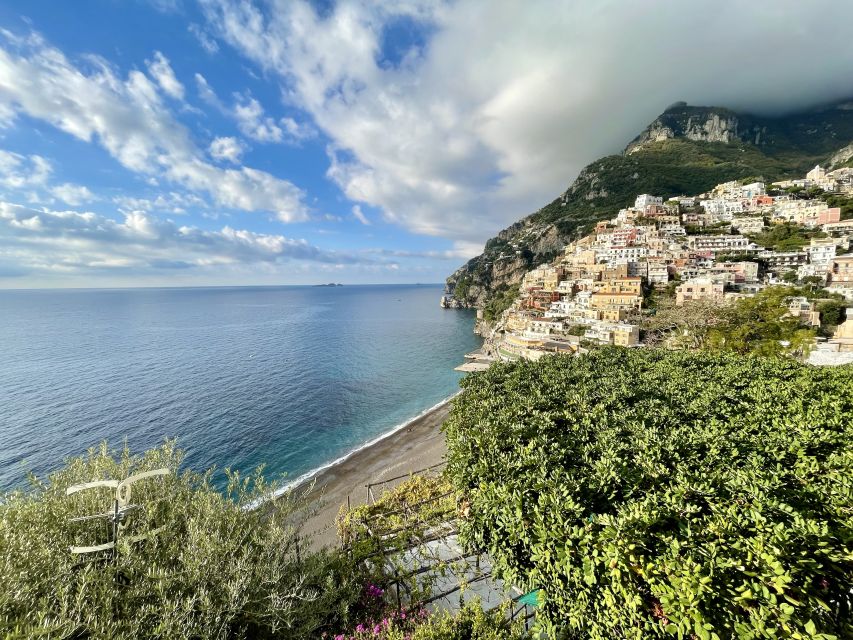 Positano: Old Town Walking Tour with Archaeologist Guide - Group size and guide languages