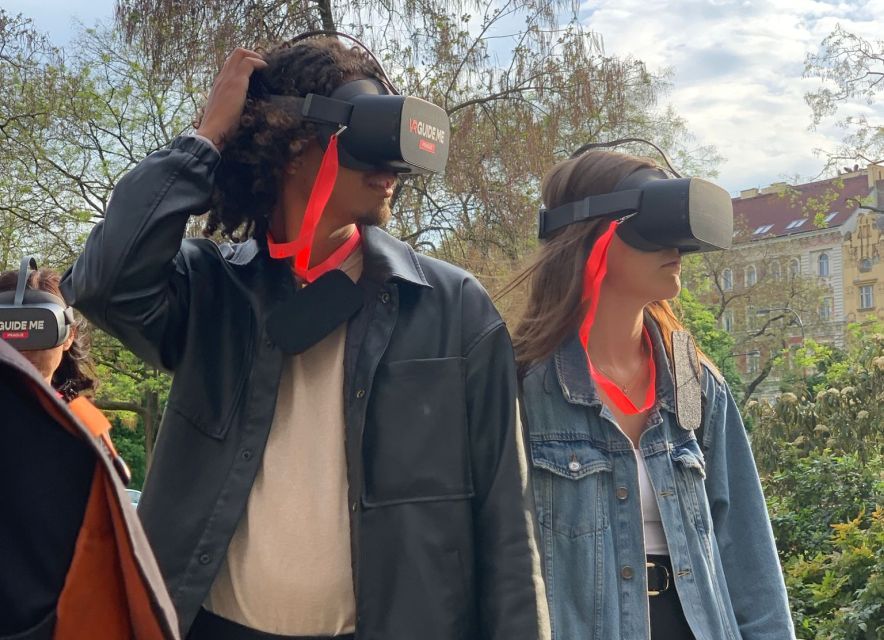 Prague: Immersive History Walking Tour and VR - How the VR changes a Prague walking tour