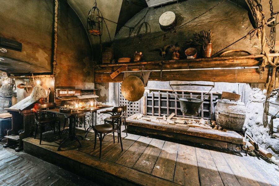 Prague: Medieval Dinner with Unlimited Drinks - Key points to know before booking
