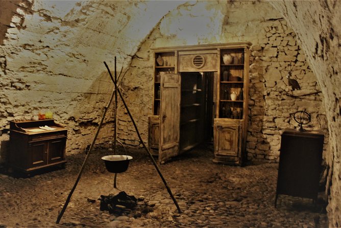 Prague Old Town, Medieval Underground and Dungeon Historical Tour - Who will enjoy this tour most?