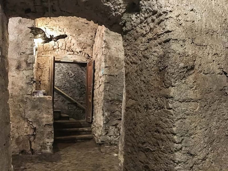 Prague: Oldtown, Medieval Underground & Dungeon History Tour - Should you book the Prague underground tour?