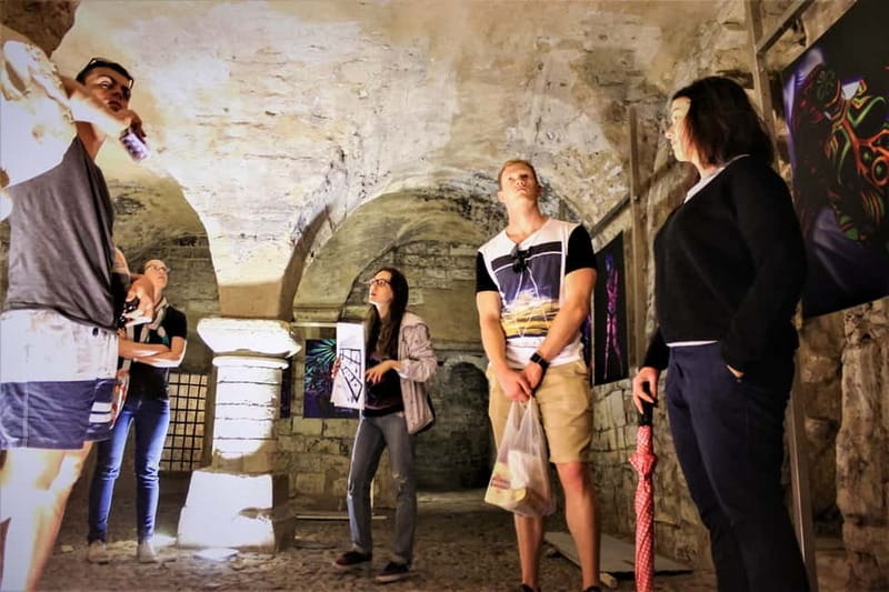 Prague: Oldtown, Medieval Underground & Dungeon History Tour - How to get the best experience