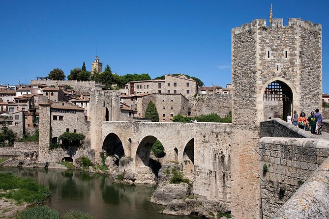 Private Besalú & 3 Medieval Towns Tour with Hotel PickUp from Barcelona - Besalú and the medieval bridge