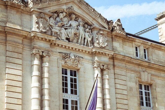 Private Bordeaux History Tour with a glass of Bordeaux wine. - Why this private Bordeaux walk works well