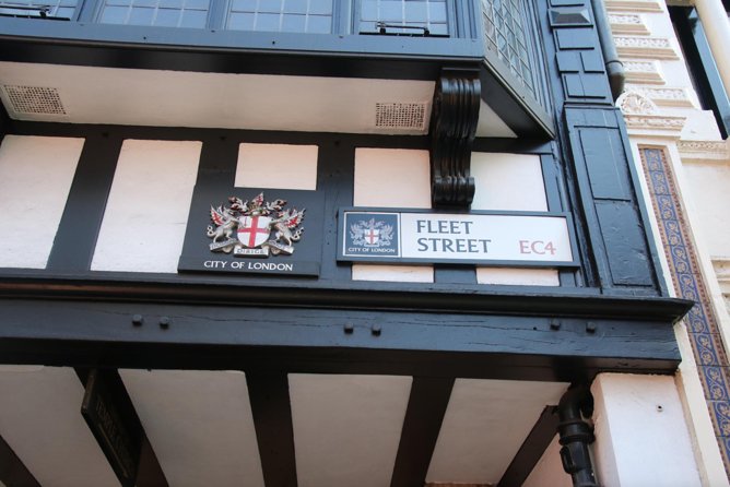 Private Group: Historical Pub Walking Tour of London - Choosing your guide and departure time