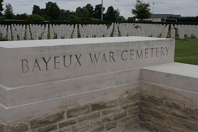 Private guided Allied D-Day Tour from Bayeux - Mulberry Harbour at Arromanches